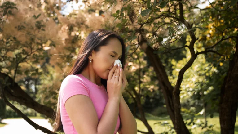 ¿Por qué tus alergias empeoran en primavera aunque te cuides?